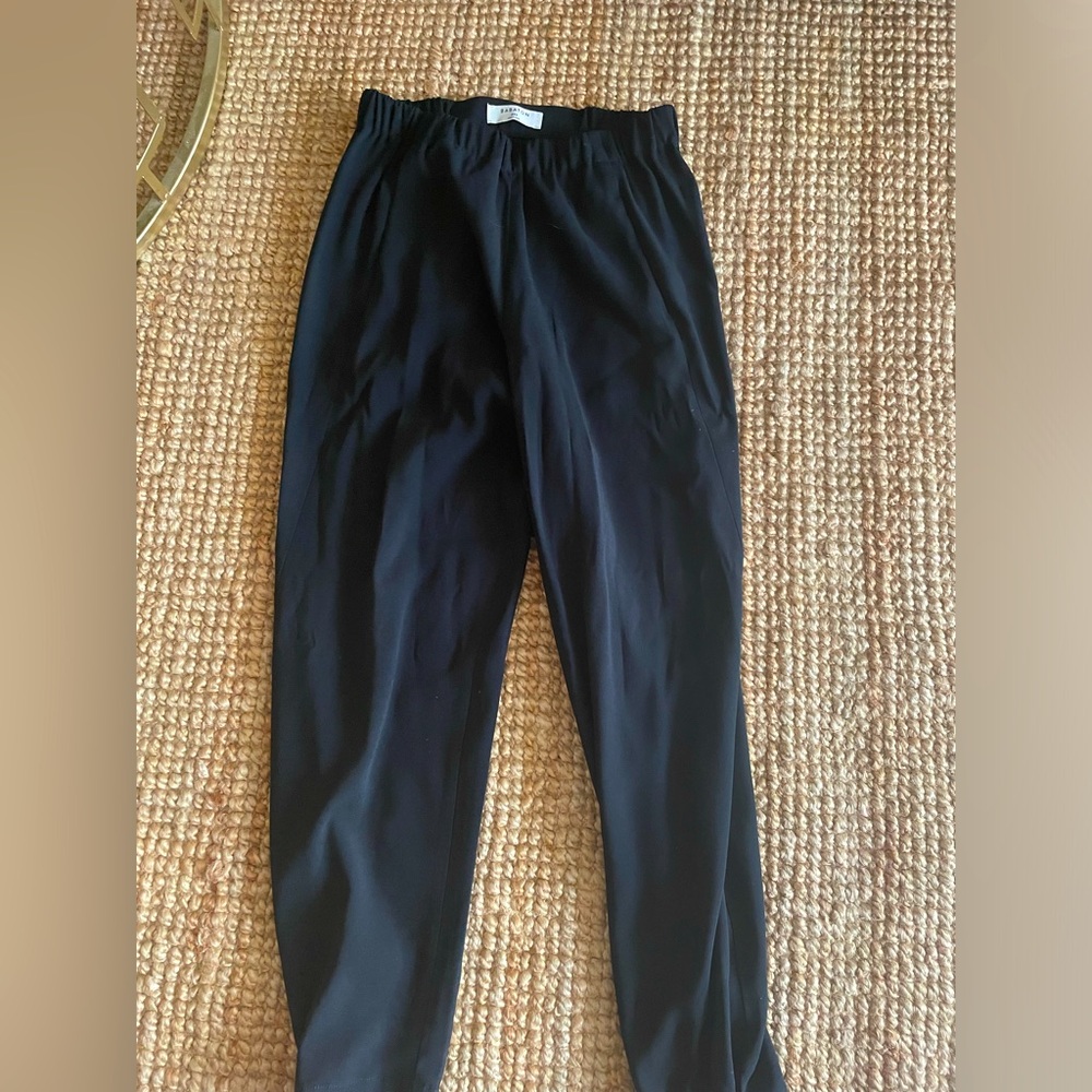 Aritzia crepe jogger style trouser
